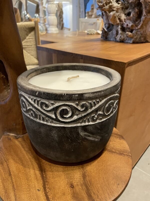 Vela en madera tallada 20x16