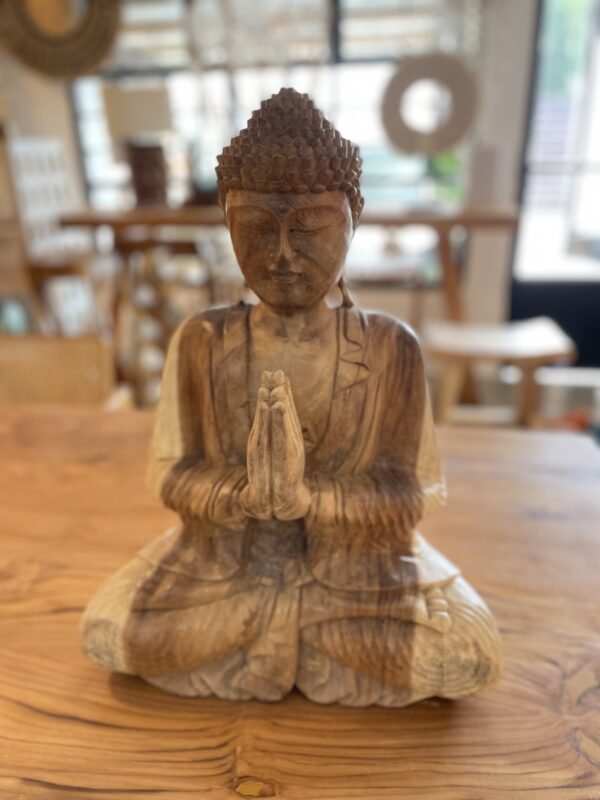 Buda tallado Anjali Mudra