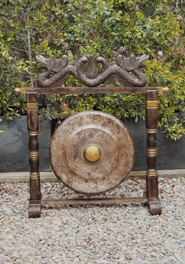 Gong tallado